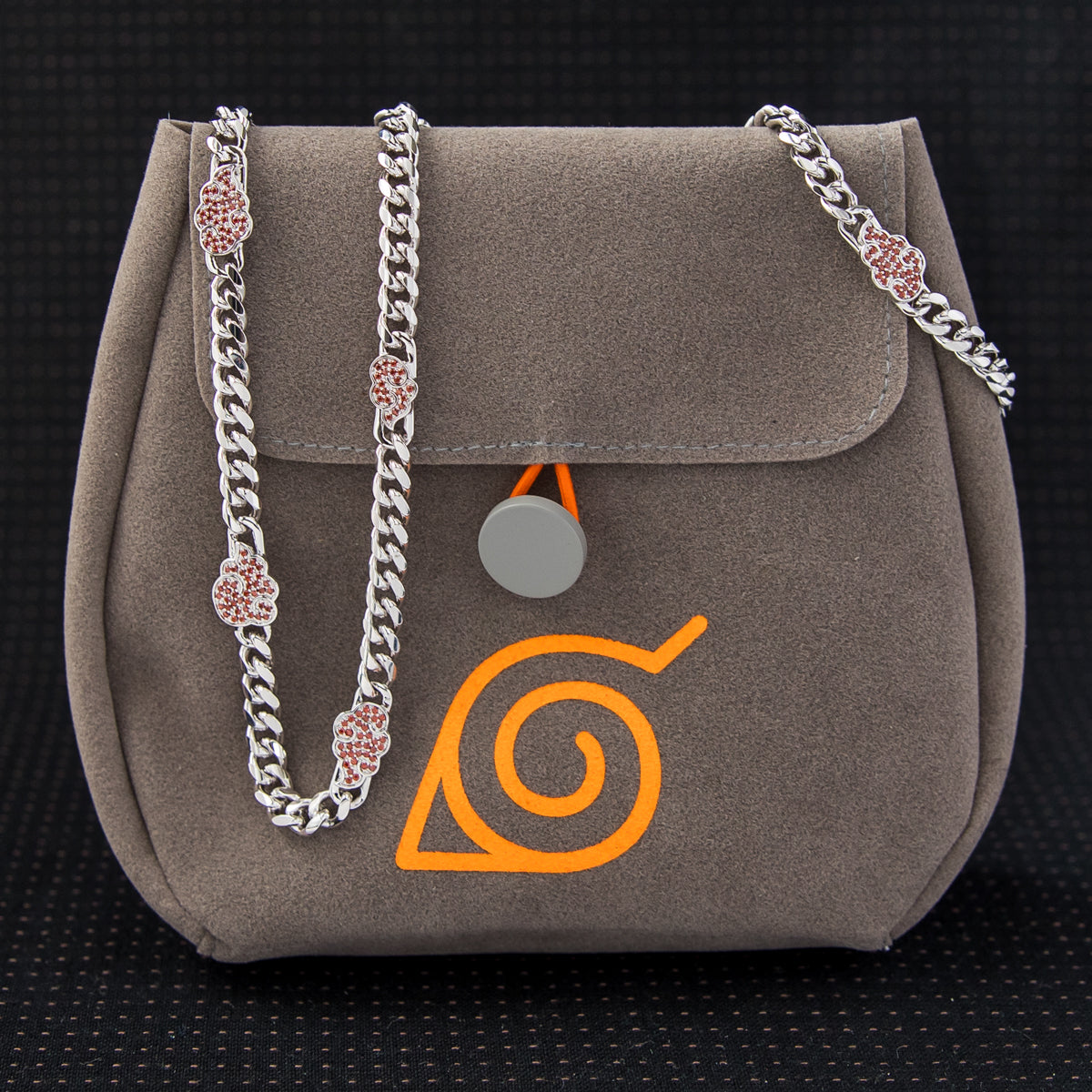 Angle shot highlighting the engraved 'LE 250' limited edition hallmark on the Akatsuki necklace